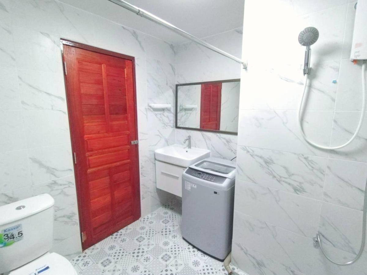 3 Pool With Condo Opposite The Train Station, Near Old City And Nimman Chiang Mai Exterior foto